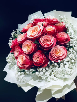 Pink Bicolour Roses surrounded with Babybreath (FD154)